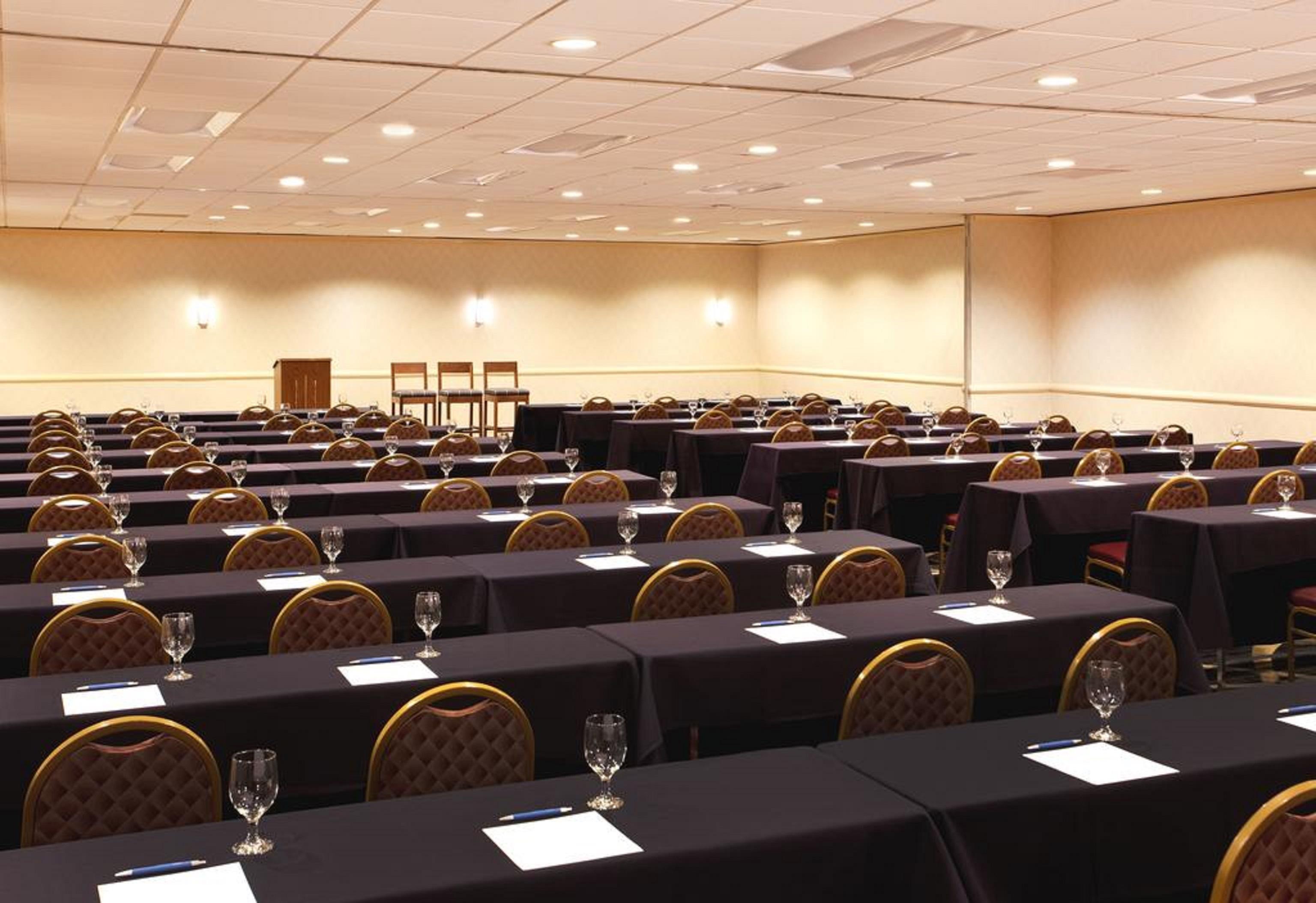 Four Points By Sheraton Cleveland Airport Obchodní fotografie